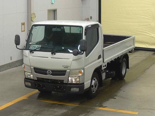 Nissan TRUCK