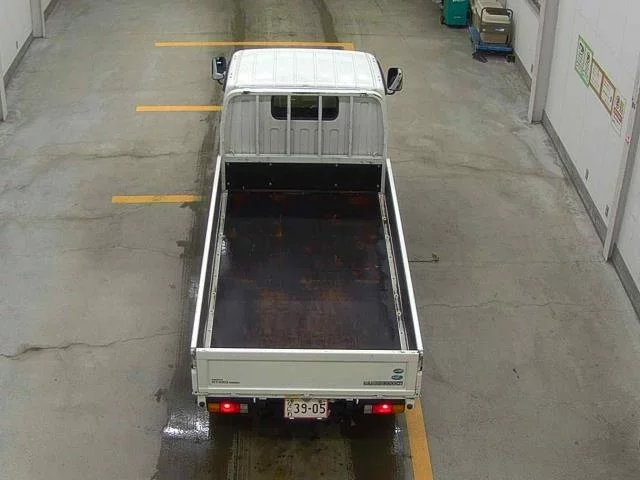 Nissan TRUCK