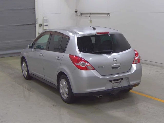 Nissan TIIDA