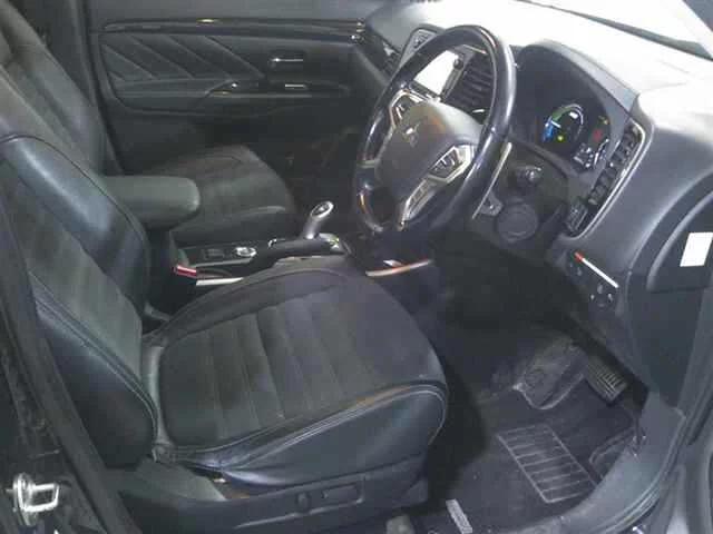 Mitsubishi OUTLANDER PHEV