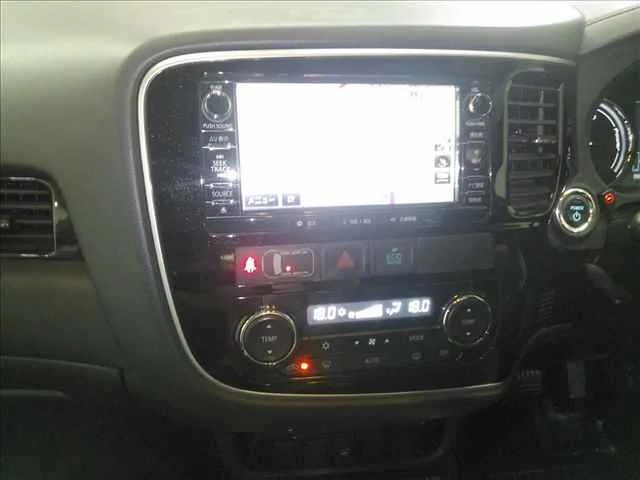 Mitsubishi OUTLANDER PHEV