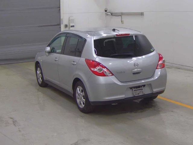 Nissan TIIDA