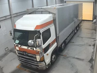 Hino TRUCK