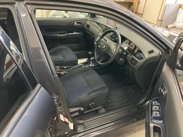 Mitsubishi LANCER
