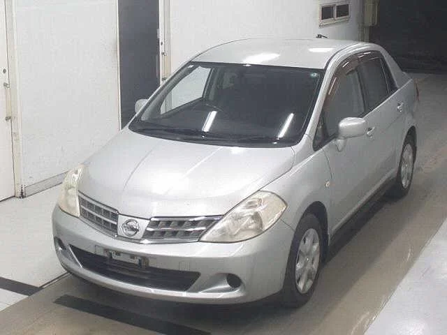 Nissan TIIDA LATIO