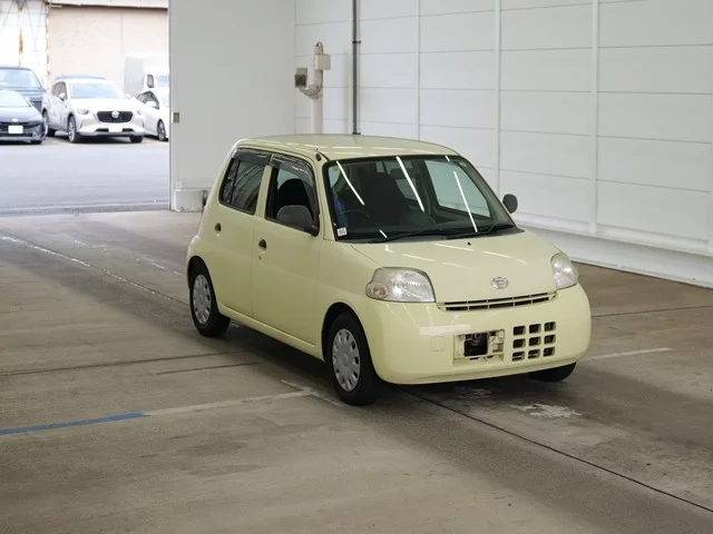 Daihatsu Esse