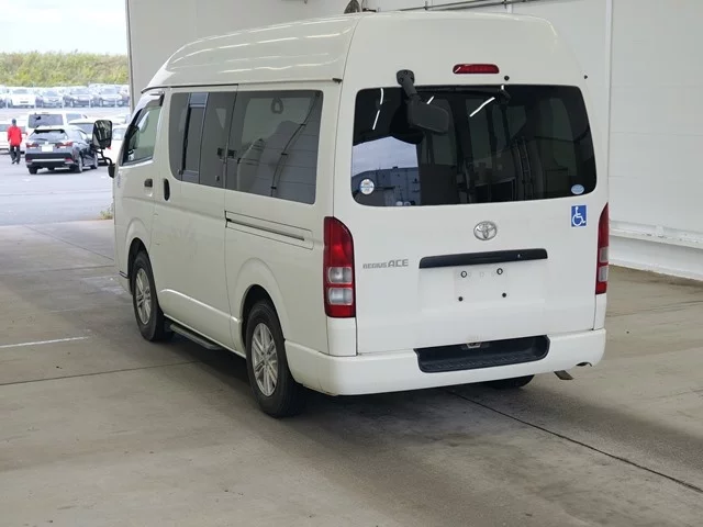 Toyota REGIUS ACE VAN
