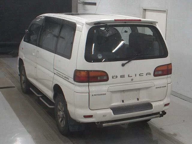 Mitsubishi DELICA