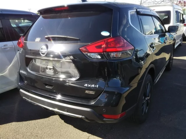 Nissan X-TRAIL