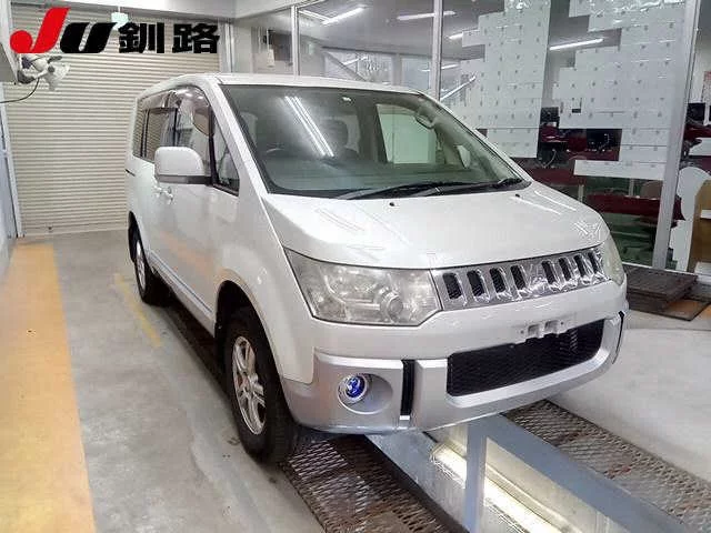 Mitsubishi DELICA D5