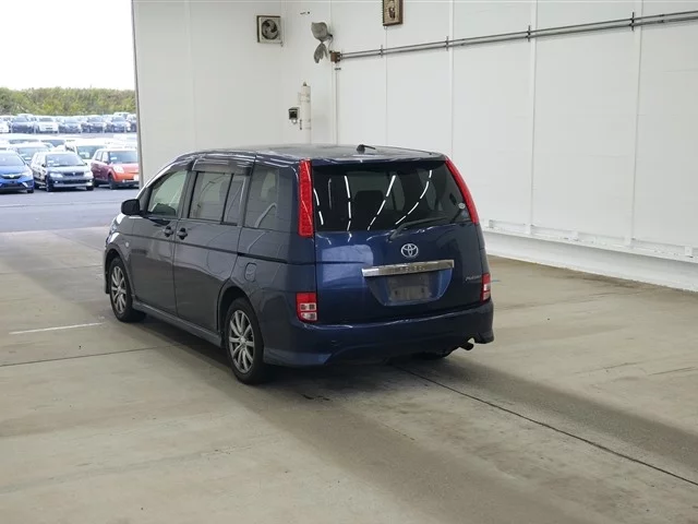 Toyota ISIS