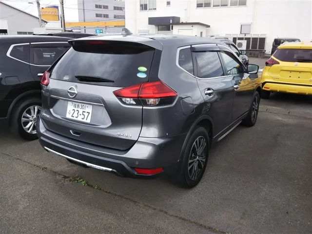 Nissan X-TRAIL