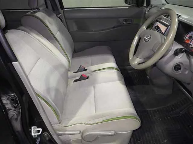 Toyota PIXIS SPACE