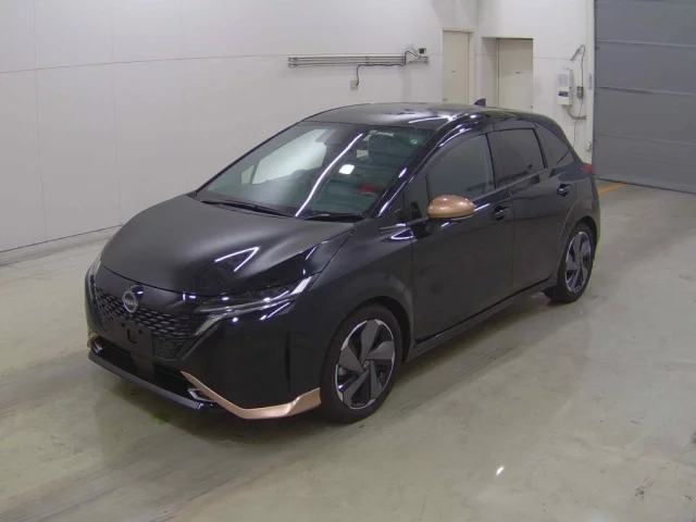 Nissan AURA