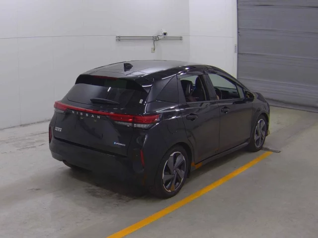Nissan AURA