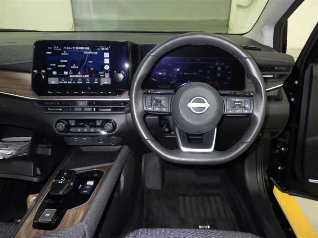 Nissan AURA