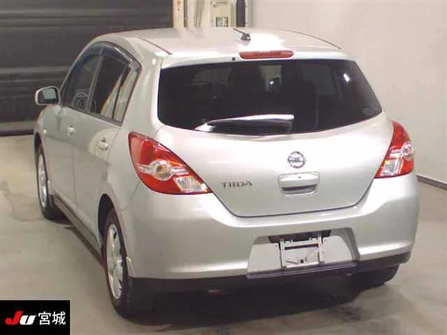 Nissan TIIDA