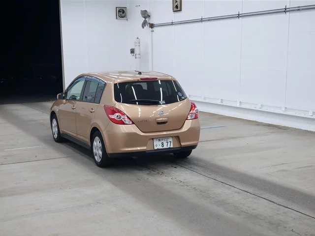 Nissan TIIDA