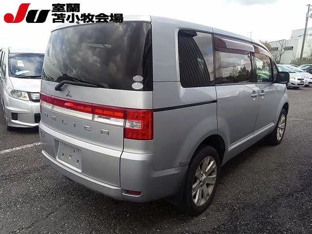 Mitsubishi DELICA D5