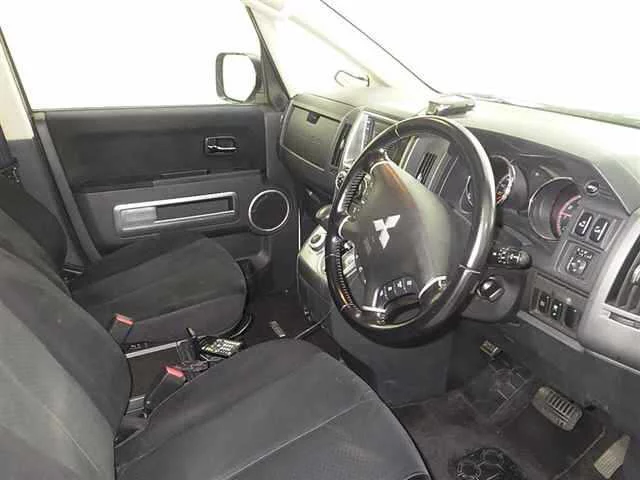 Mitsubishi DELICA D5