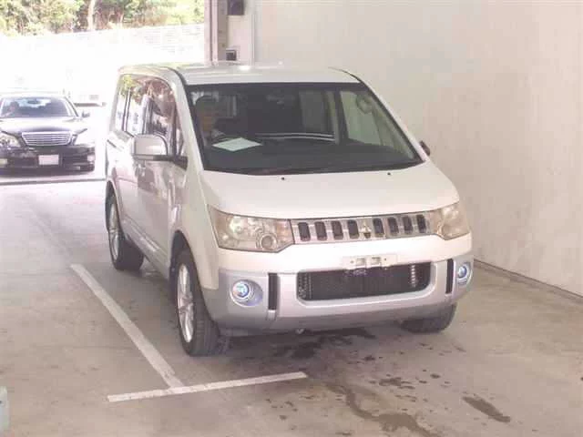 Mitsubishi DELICA D5
