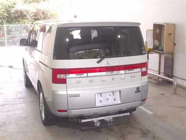 Mitsubishi DELICA D5