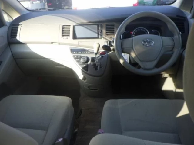 Toyota ISIS