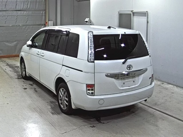 Toyota ISIS
