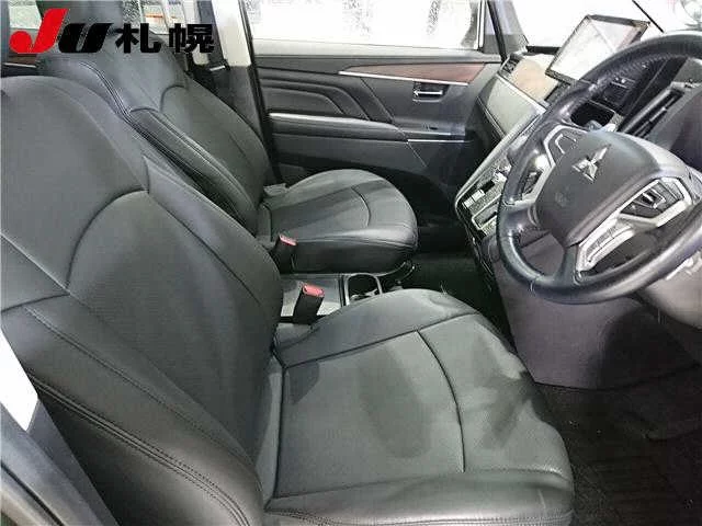Mitsubishi DELICA D5
