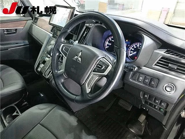 Mitsubishi DELICA D5