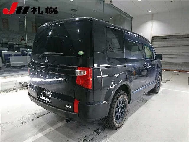 Mitsubishi DELICA D5