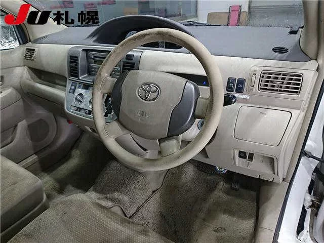 Toyota RAUM