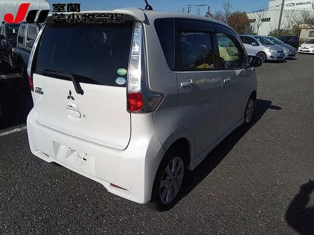 Mitsubishi EK CUSTOM