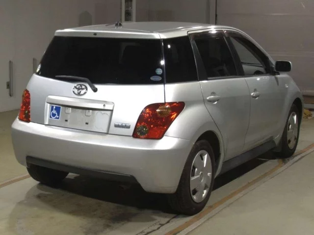 Toyota IST
