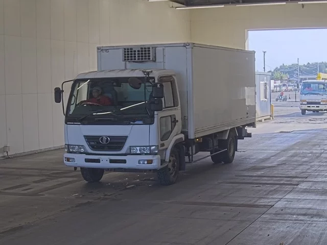 Nissan CONDOR