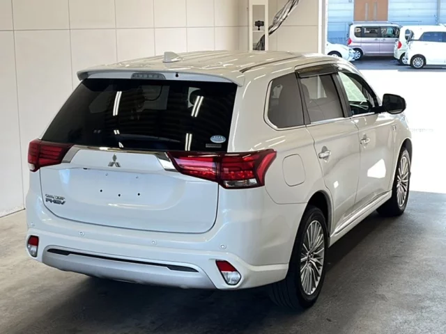 Mitsubishi OUTLANDER PHEV