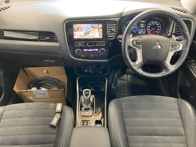 Mitsubishi OUTLANDER PHEV