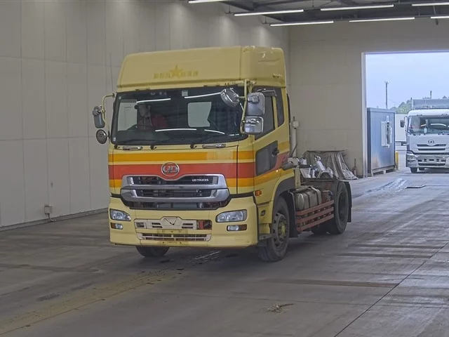 Nissan QUON