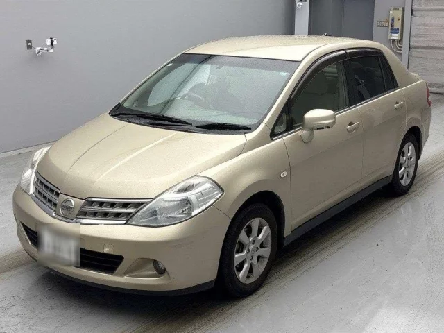 Nissan TIIDA LATIO