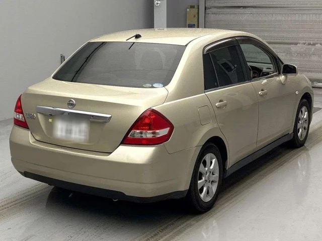 Nissan TIIDA LATIO