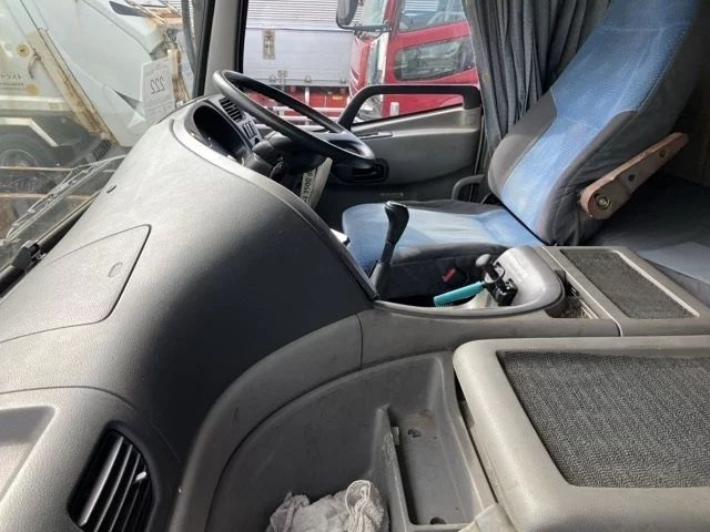 Nissan TRUCK