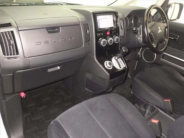 Mitsubishi DELICA D5
