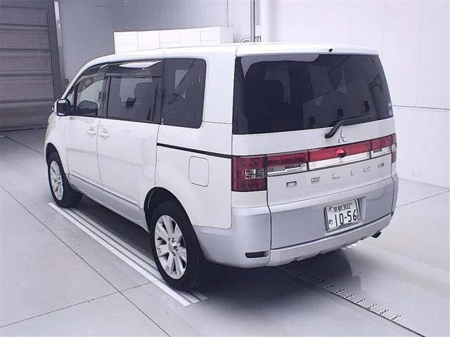 Mitsubishi DELICA D5