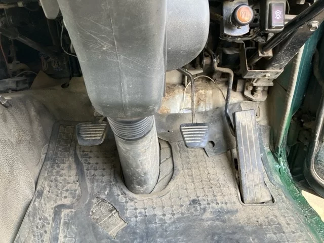 Mitsubishi MINIYON