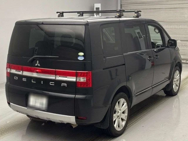 Mitsubishi DELICA D5