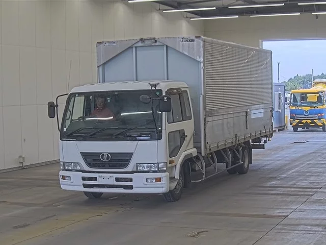 Nissan CONDOR