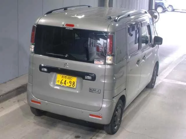 Suzuki SPACIA BASE