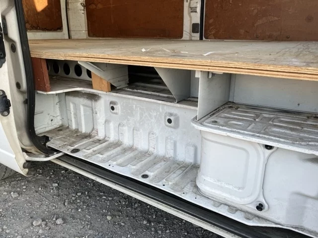 Nissan CARAVAN VAN