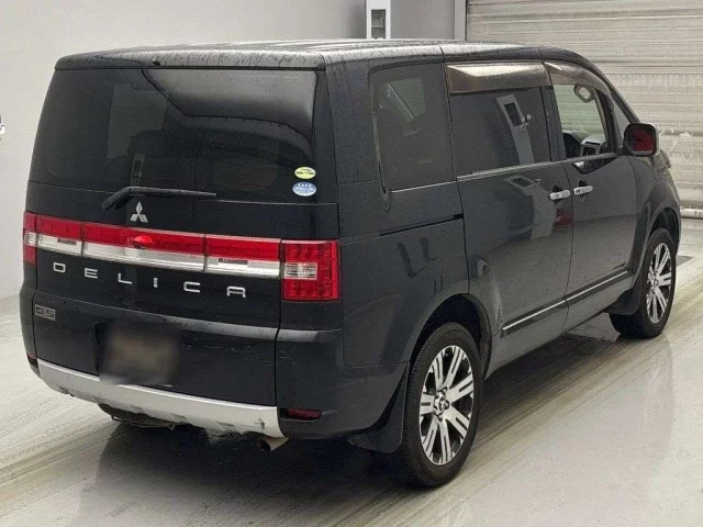 Mitsubishi DELICA D5