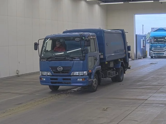 Nissan CONDOR